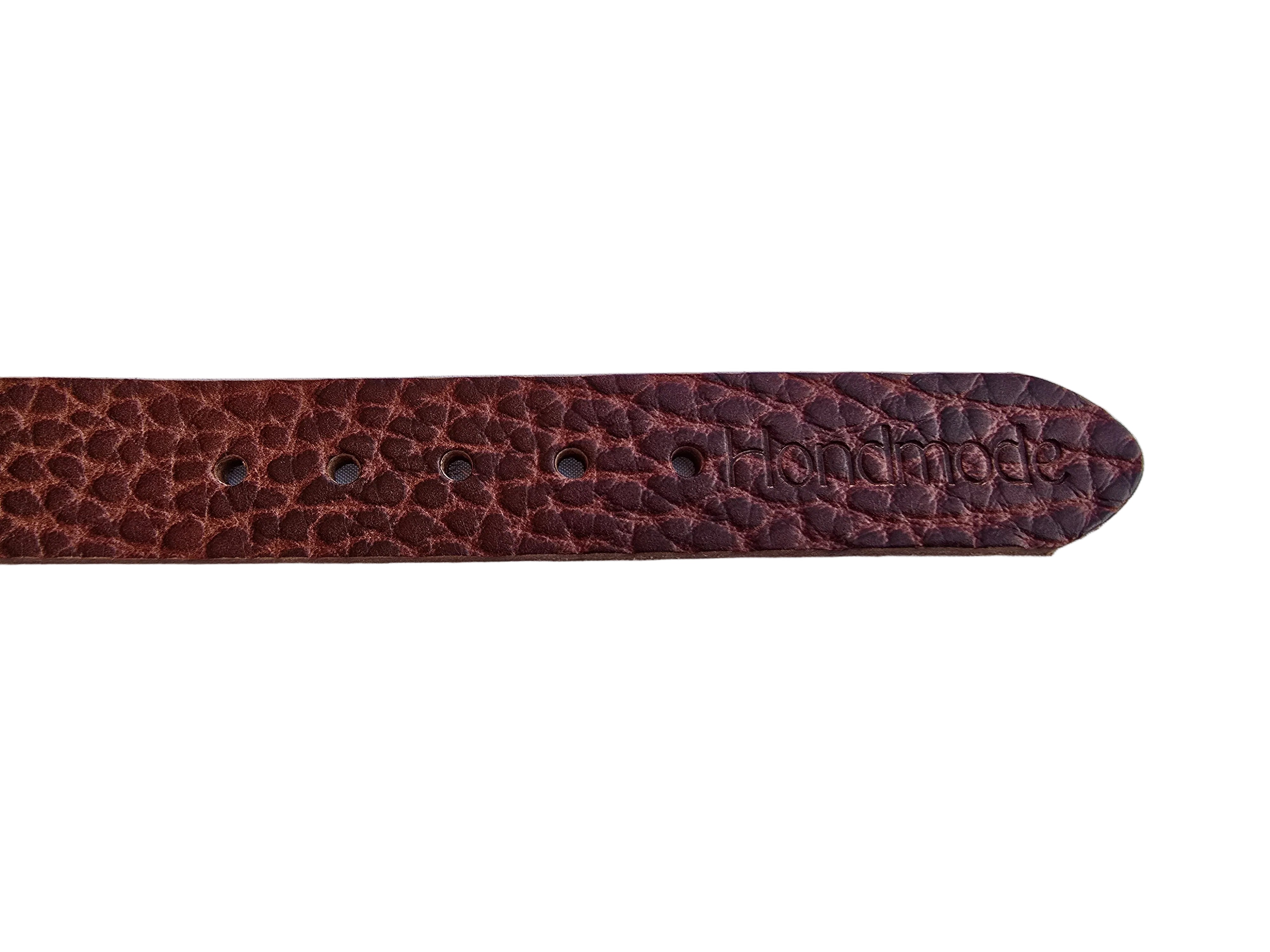 Uiteinde met verstelgaten van de donkerbruine leren hondenhalsband