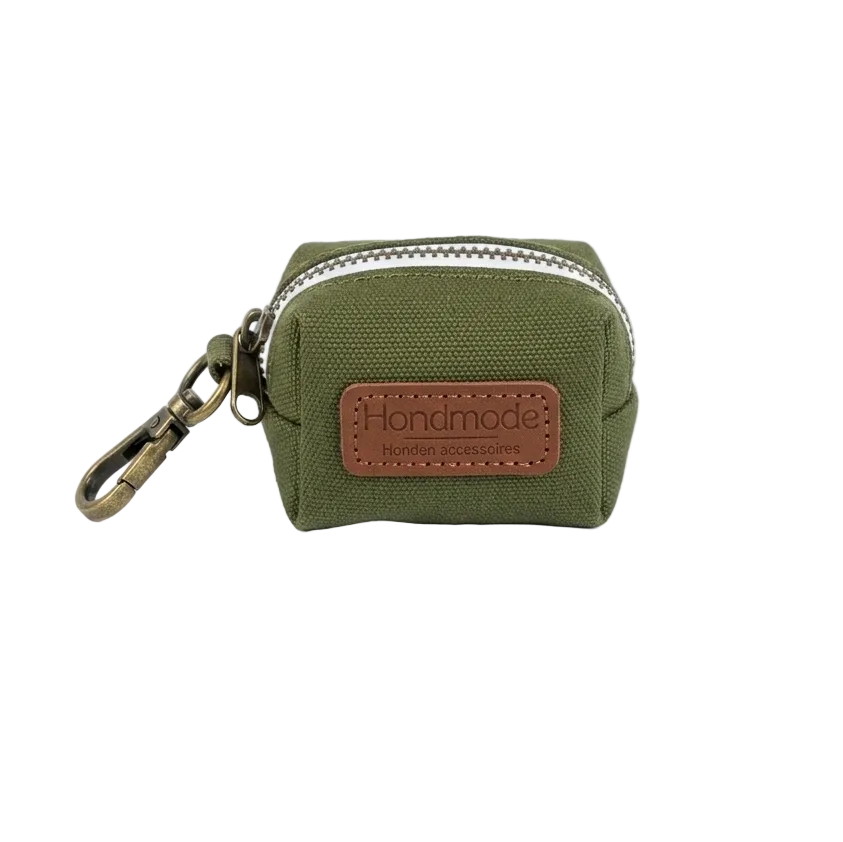 Groene hondenpoepzakjeshouder met leren logo